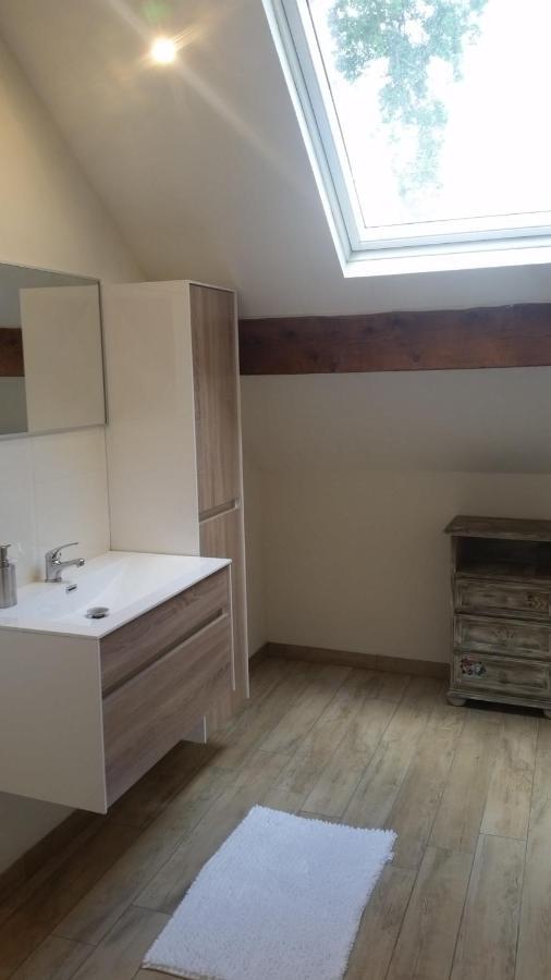 King of Gold Stables appartement met stalling voor 5 paarden Zutendaal Buitenkant foto